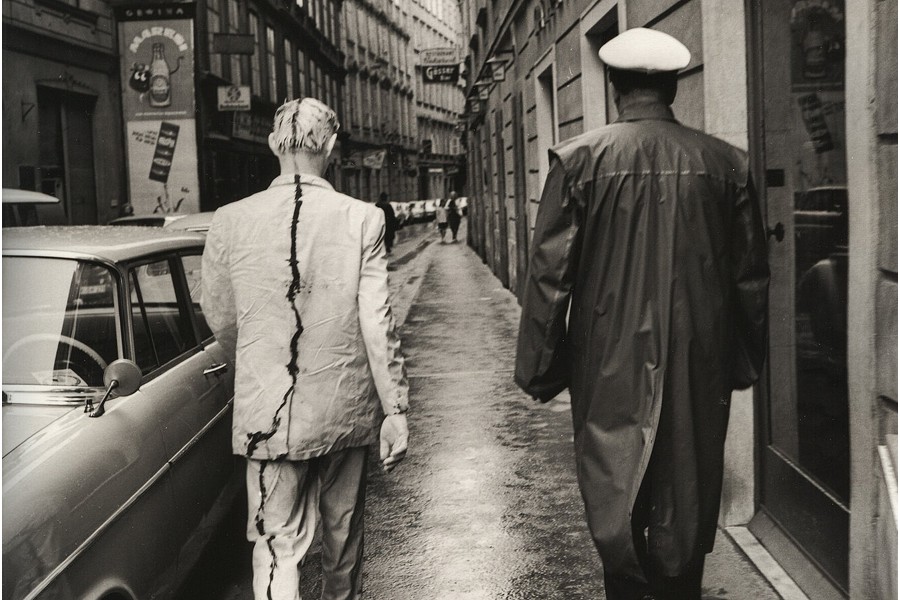 Günter Brus, Wiener Spaziergang, 1965